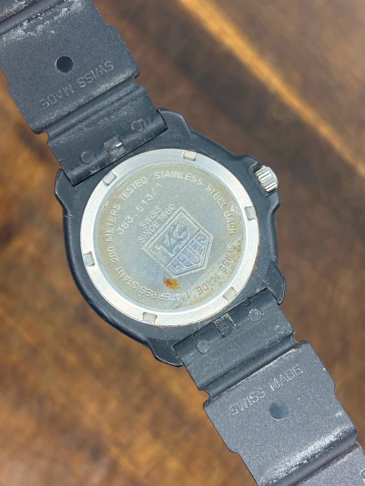 Vintage TAG Heuer Formula 1 Professional 200M Quartz Watch | Black & Red Dial | Swiss Made