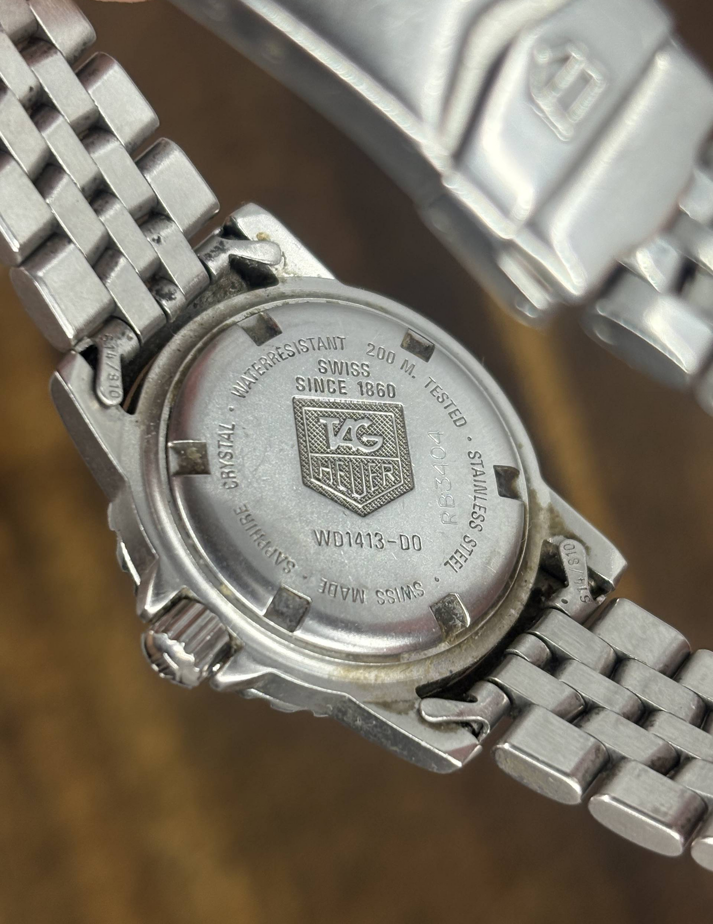 Vintage TAG Heuer Professional 2000 Quartz Watch | White Dial 200m Stainless Steel