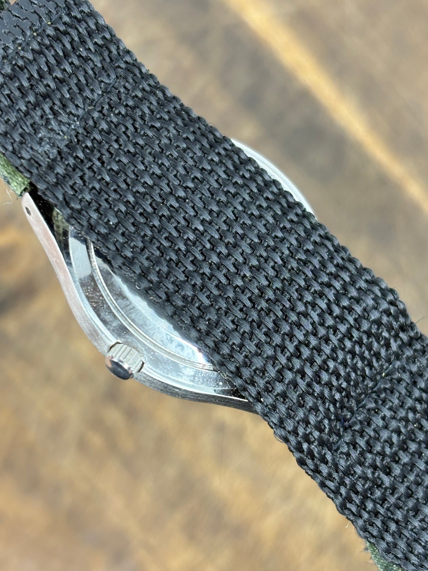 Sekonda Quartz – Field Watch Style (Green Accents)