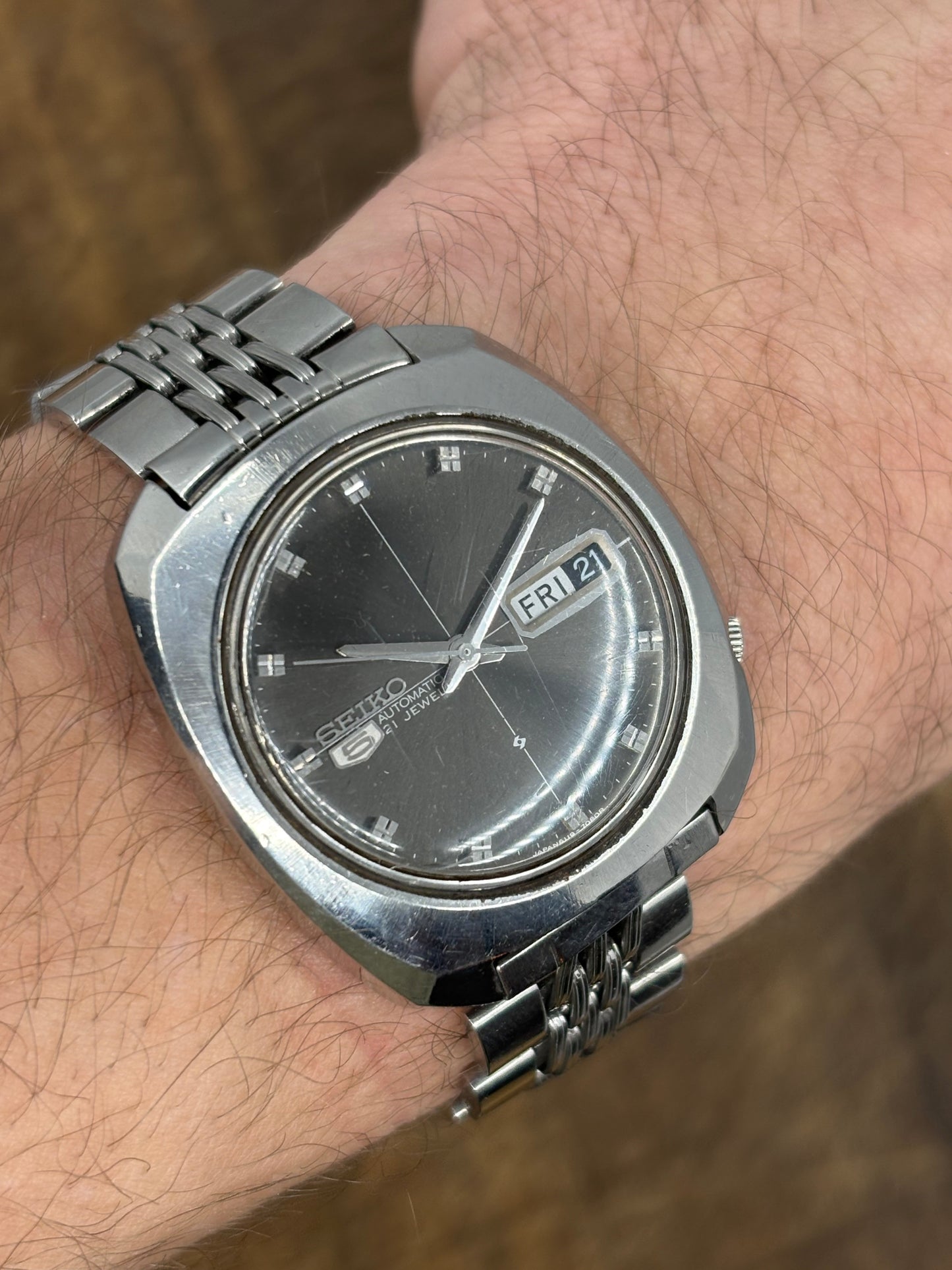 Seiko 5 Automatic – Black Dial – Tonneau Case – 21 Jewels