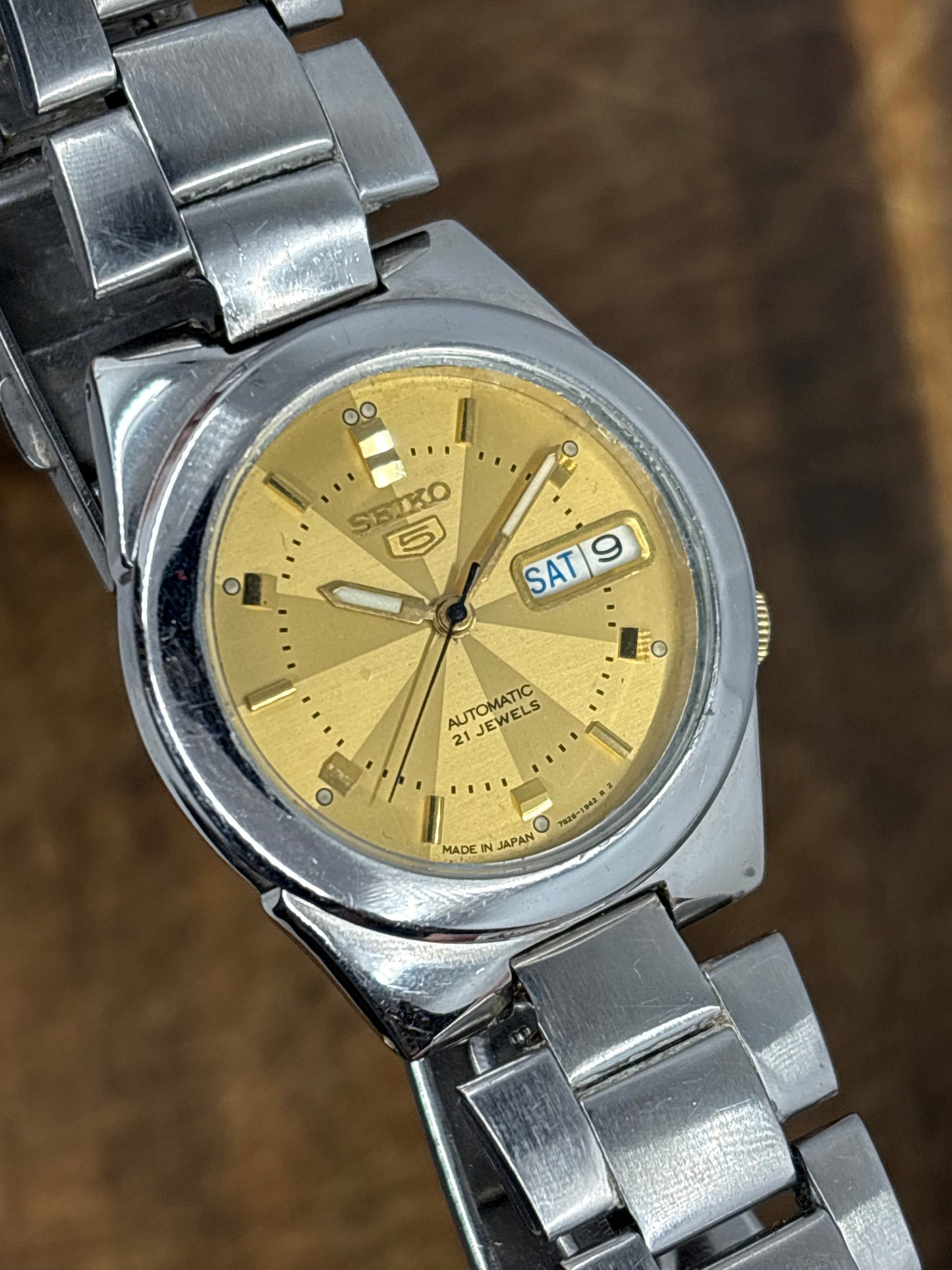Seiko 5 Automatic 21 Jewels – Gold Dial – Vintage Men’s Watch