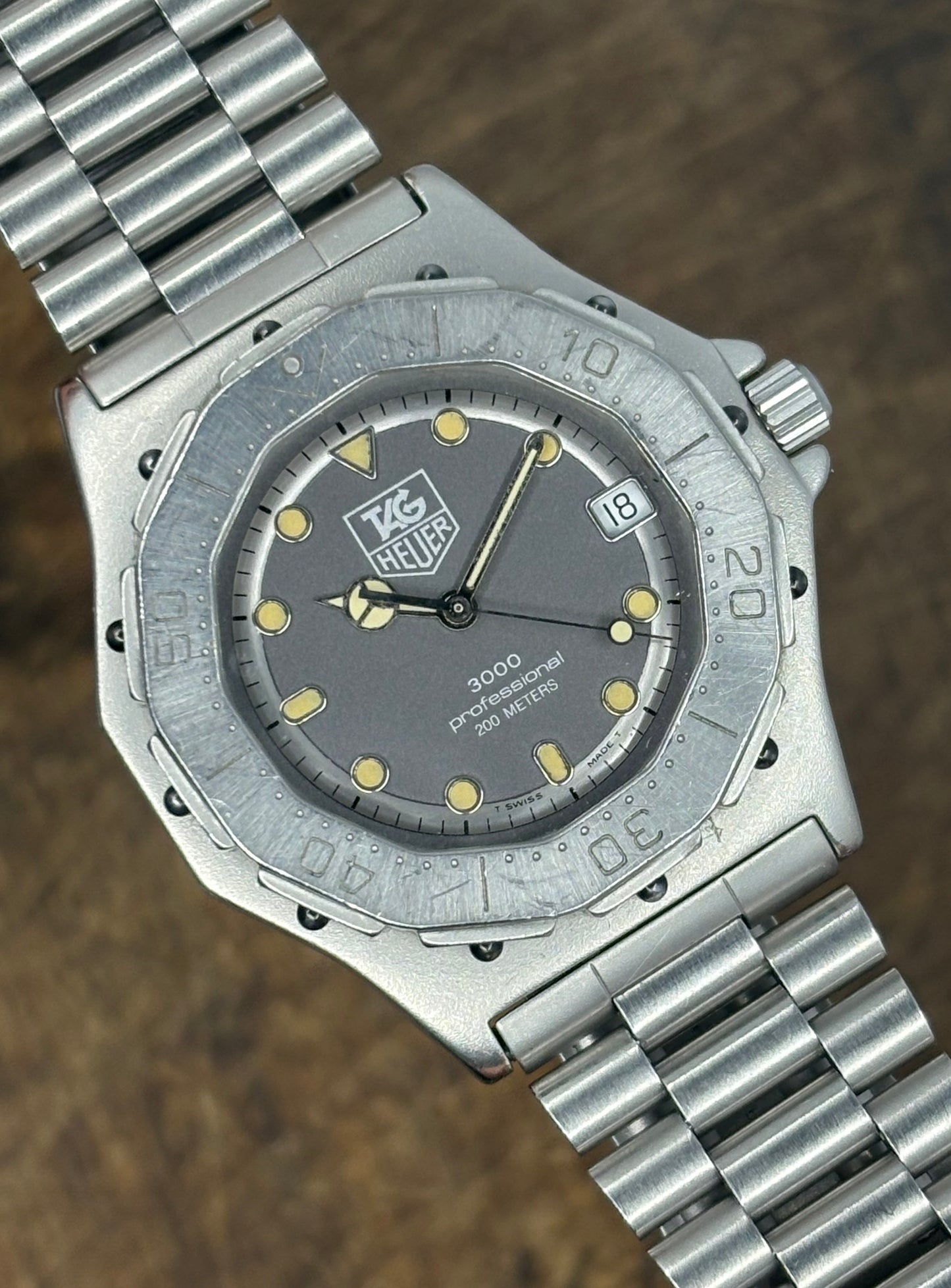 TAG Heuer 3000 Quartz Dive Watch – 200m Professional, Grey Dial, 1980s Watch