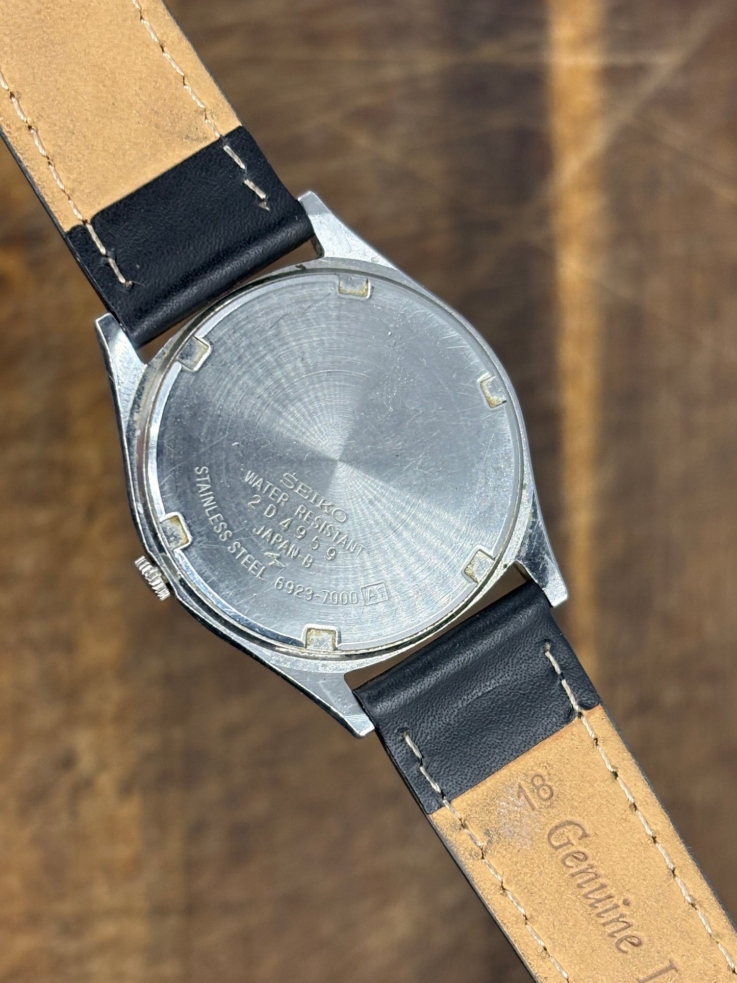 Seiko Quartz Silver Dial – Rare SQ Lightning Logo
