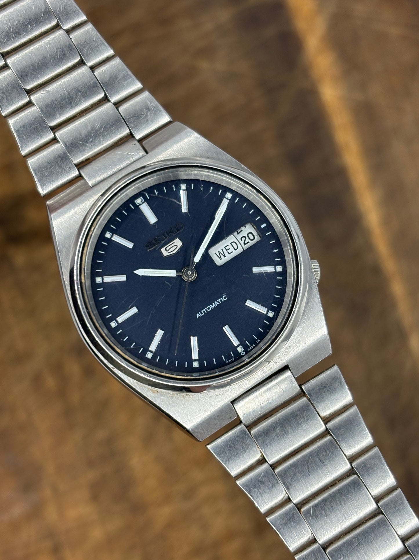 Seiko 5 Automatic – Blue Dial – Sleek Brushed Case