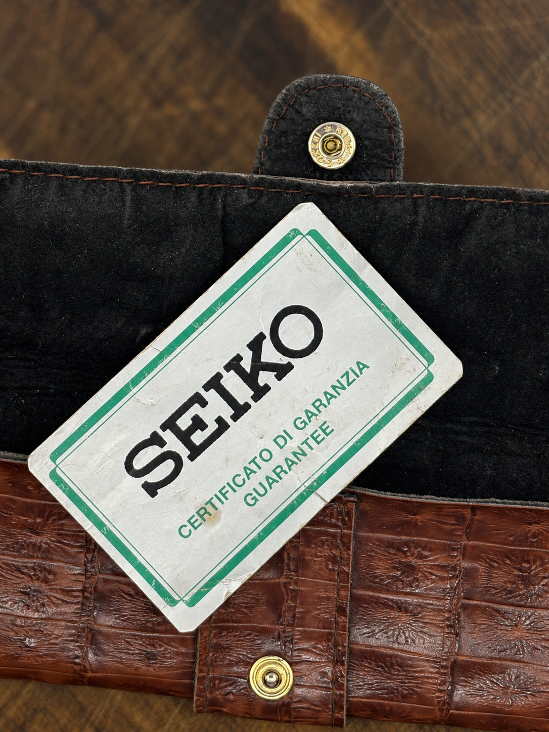 Vintage Seiko Quartz Gold-Tone Round Dress Watch – Champagne Dial – Black Crocodile-Pattern Leather Strap