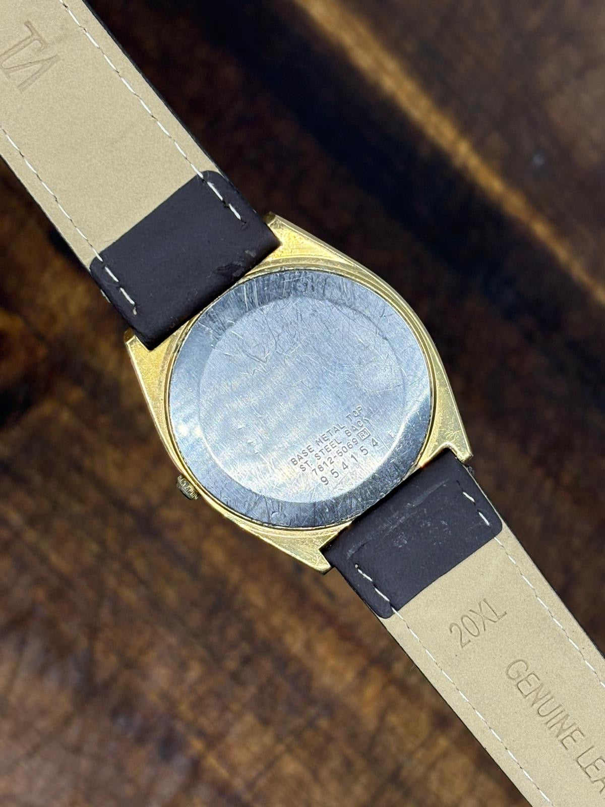 Seiko Quartz Minimalist Dress Watch – Gold Dial