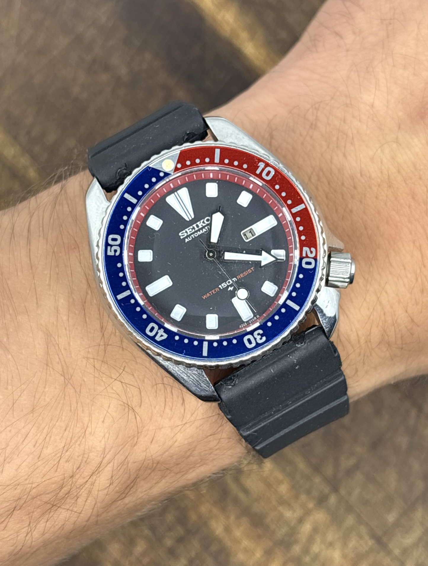 Vintage Seiko Automatic Diver Pepsi Bezel Watch – 150M – Black Dial – Day/Date