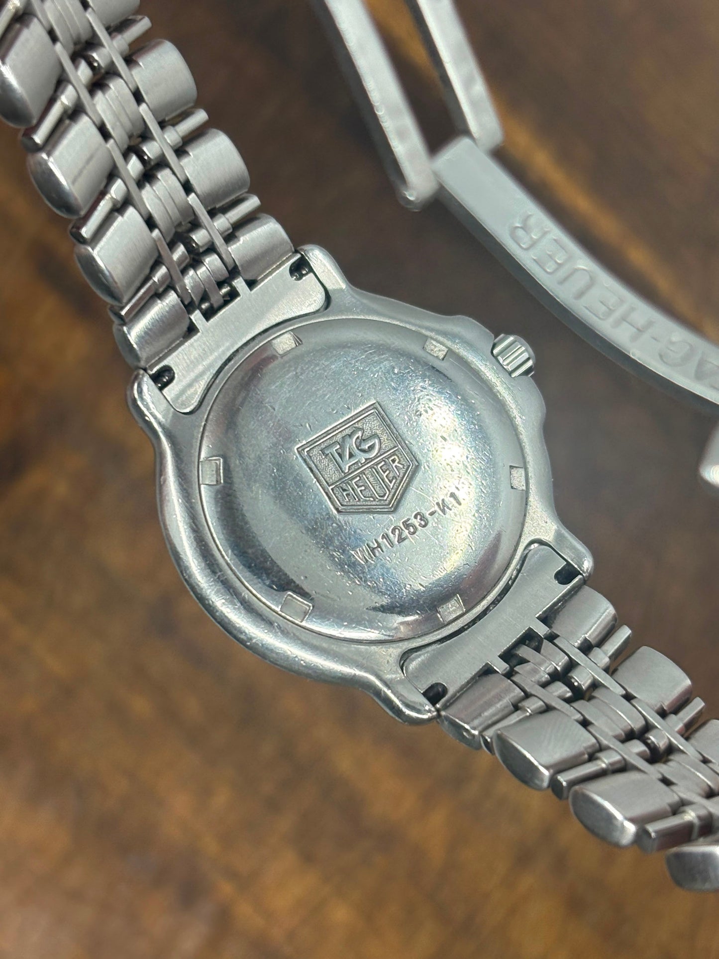 Vintage TAG Heuer Professional 200M Quartz Dive Watch | Stainless Steel | Date | Swiss Made