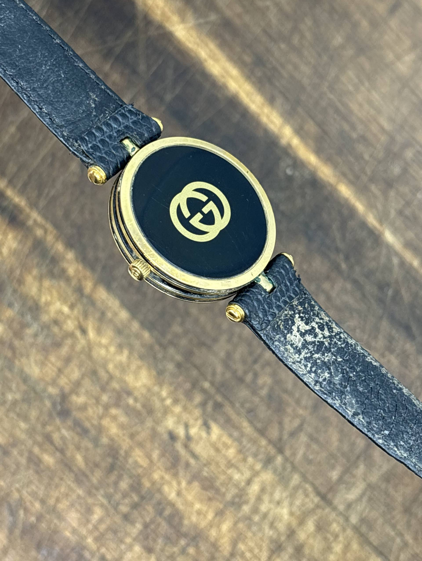Vintage Gucci Gold-Plated Dress Watch | Black Roman Dial | Swiss Made | Quartz