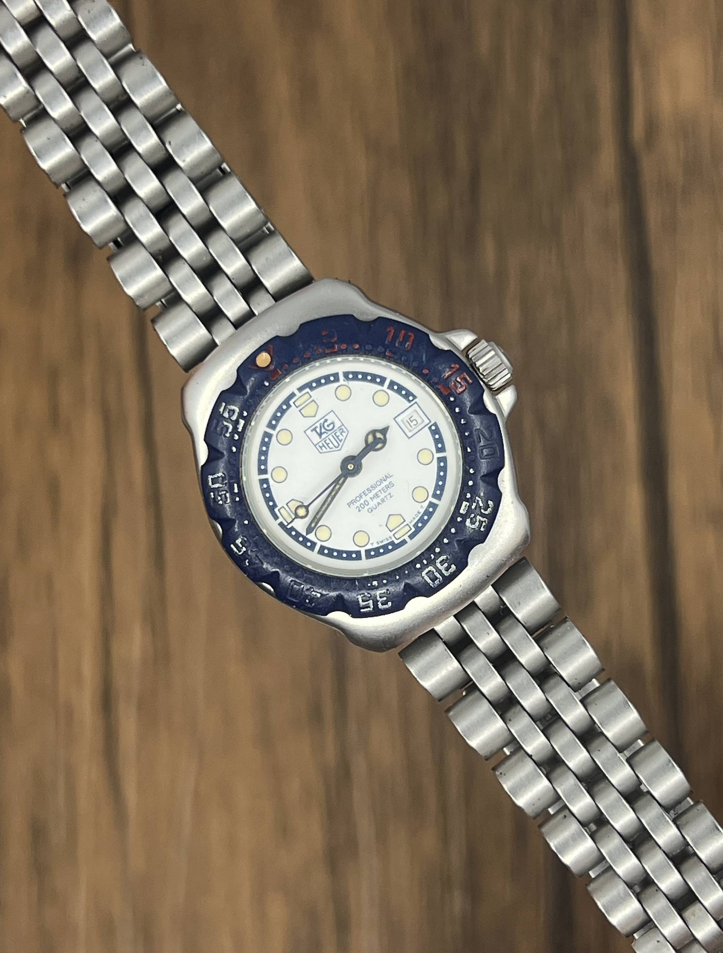 Vintage TAG Heuer Professional 200M Quartz Watch | White Dial Blue Bezel Steel Bracelet