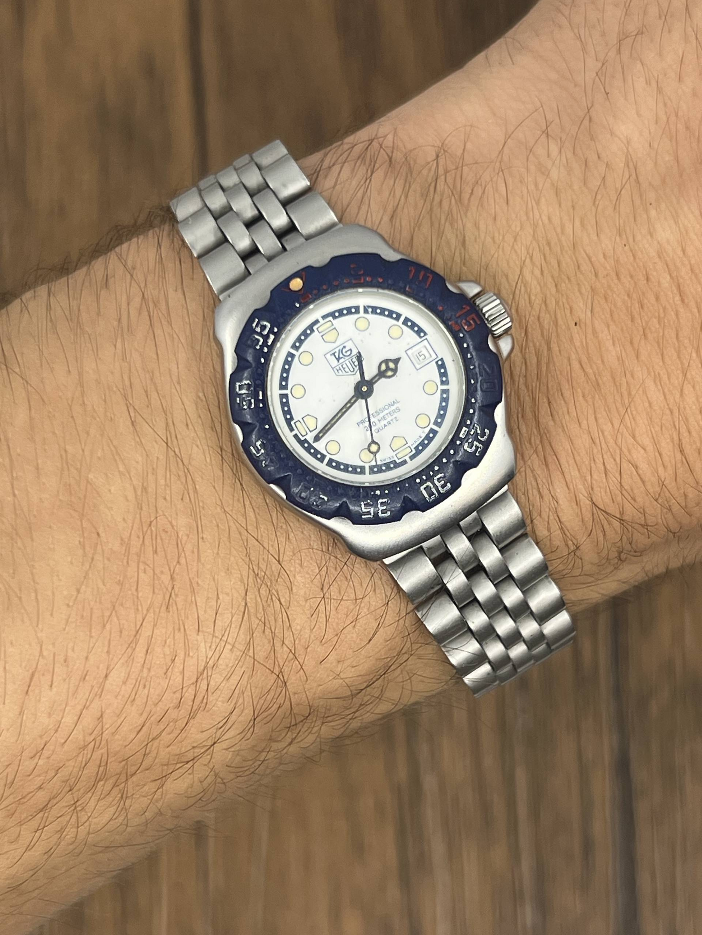 Vintage TAG Heuer Professional 200M Quartz Watch | White Dial Blue Bezel Steel Bracelet