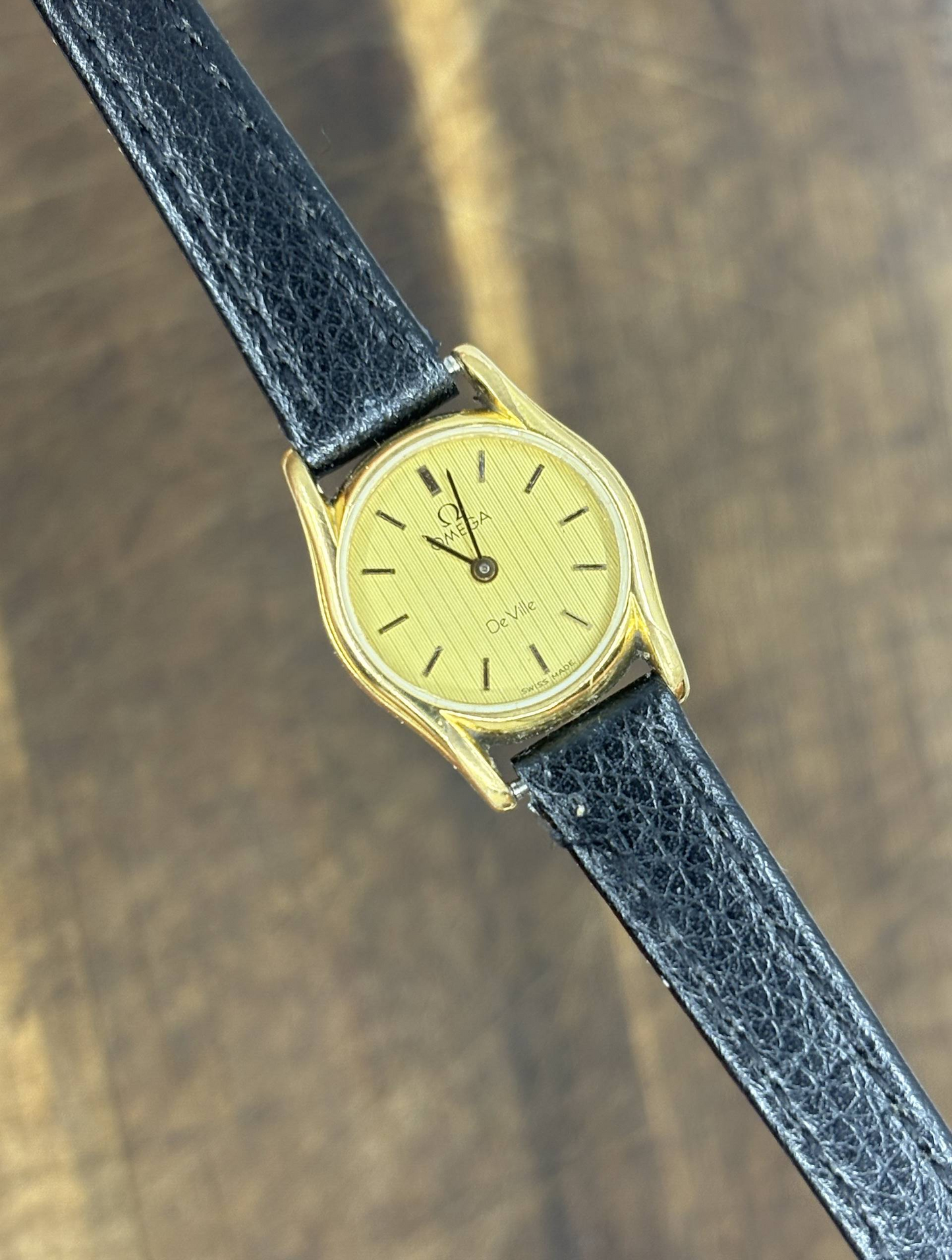 Vintage Omega De Ville Quartz Cal. 1387 Ladies Watch | Gold Dial Black Leather