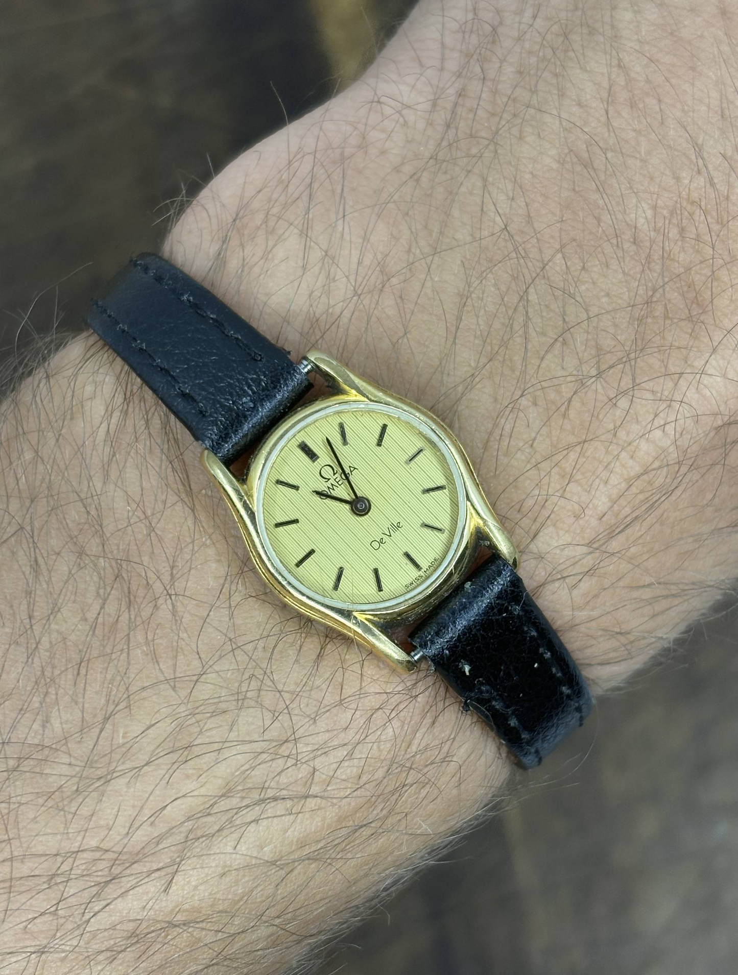 Vintage Omega De Ville Quartz Cal. 1387 Ladies Watch | Gold Dial Black Leather