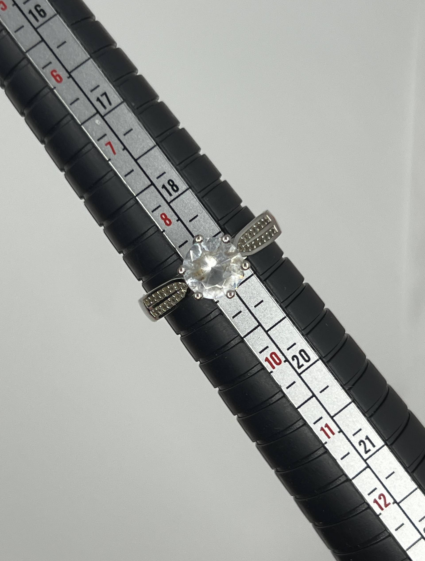 925 Sterling Silver Clear Stone Solitaire Ring – Decorative Shoulder Ring