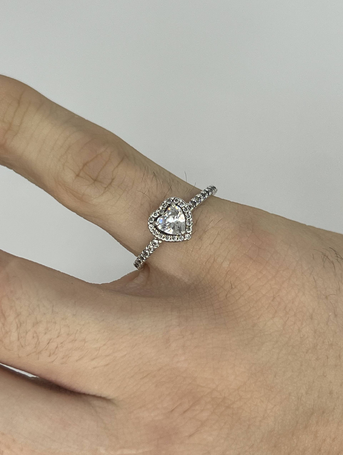 925 Sterling Silver Heart-Shaped Clear Stone Halo Ring – Stone Set Shoulders