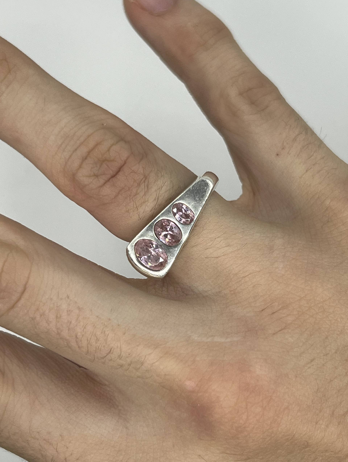 925 Sterling Silver Pink Stone Three-Stone Signet Ring – Graduated Oval Design