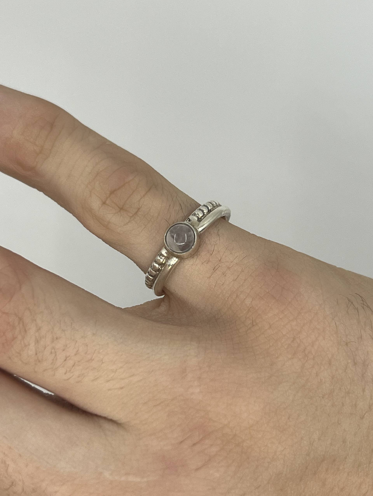 925 Sterling Silver Round Clear Stone Ring – Stone Set Shoulder Design