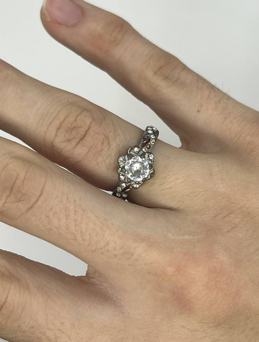 925 Sterling Silver Clear Stone Cluster Ring – Ornate Twist Design