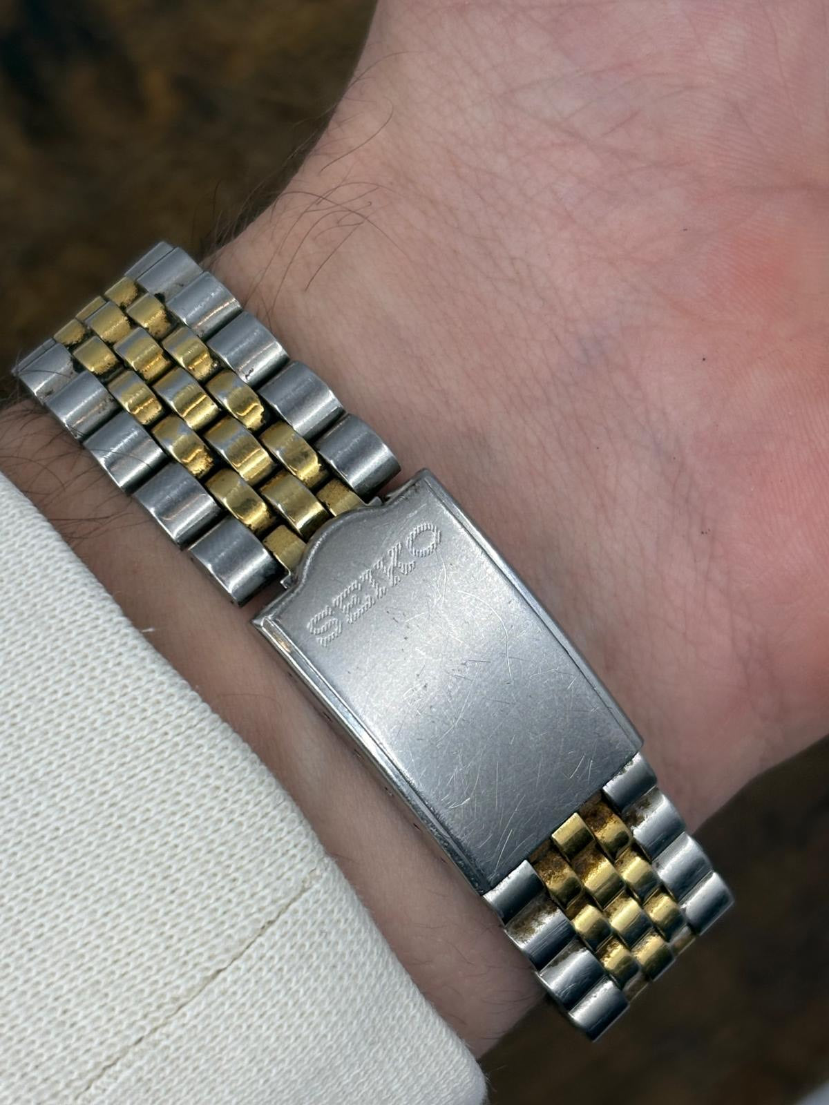 Seiko 5 Automatic – Gold Dial (Two-Tone, Day-Date)