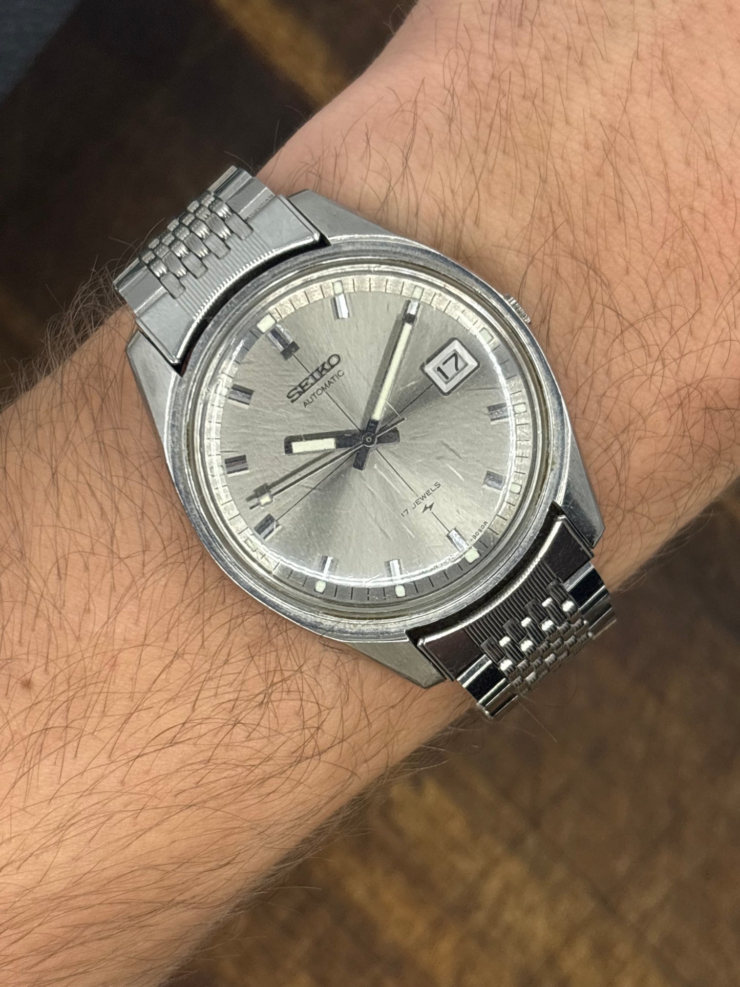 Vintage Seiko Automatic 17 Jewels Silver Dial Watch with box