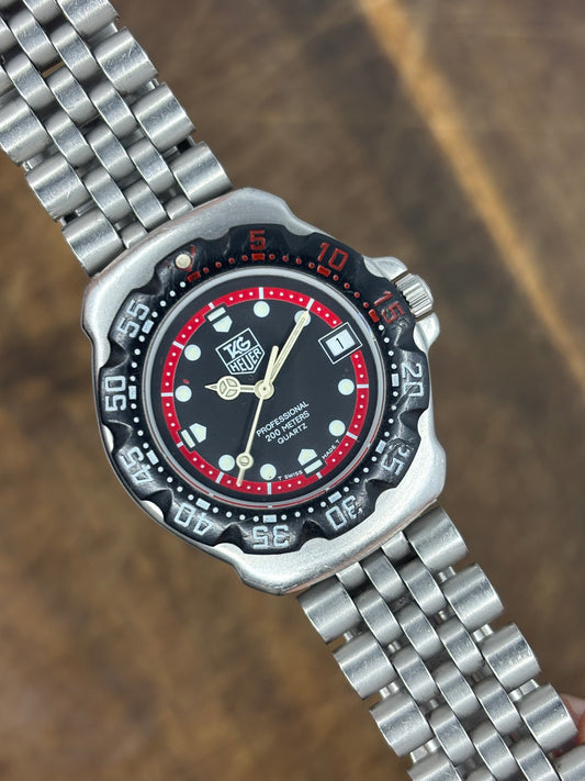 TAG Heuer Formula 1 Quartz – Black & Red Diver 200m Professional – Vintage Watch