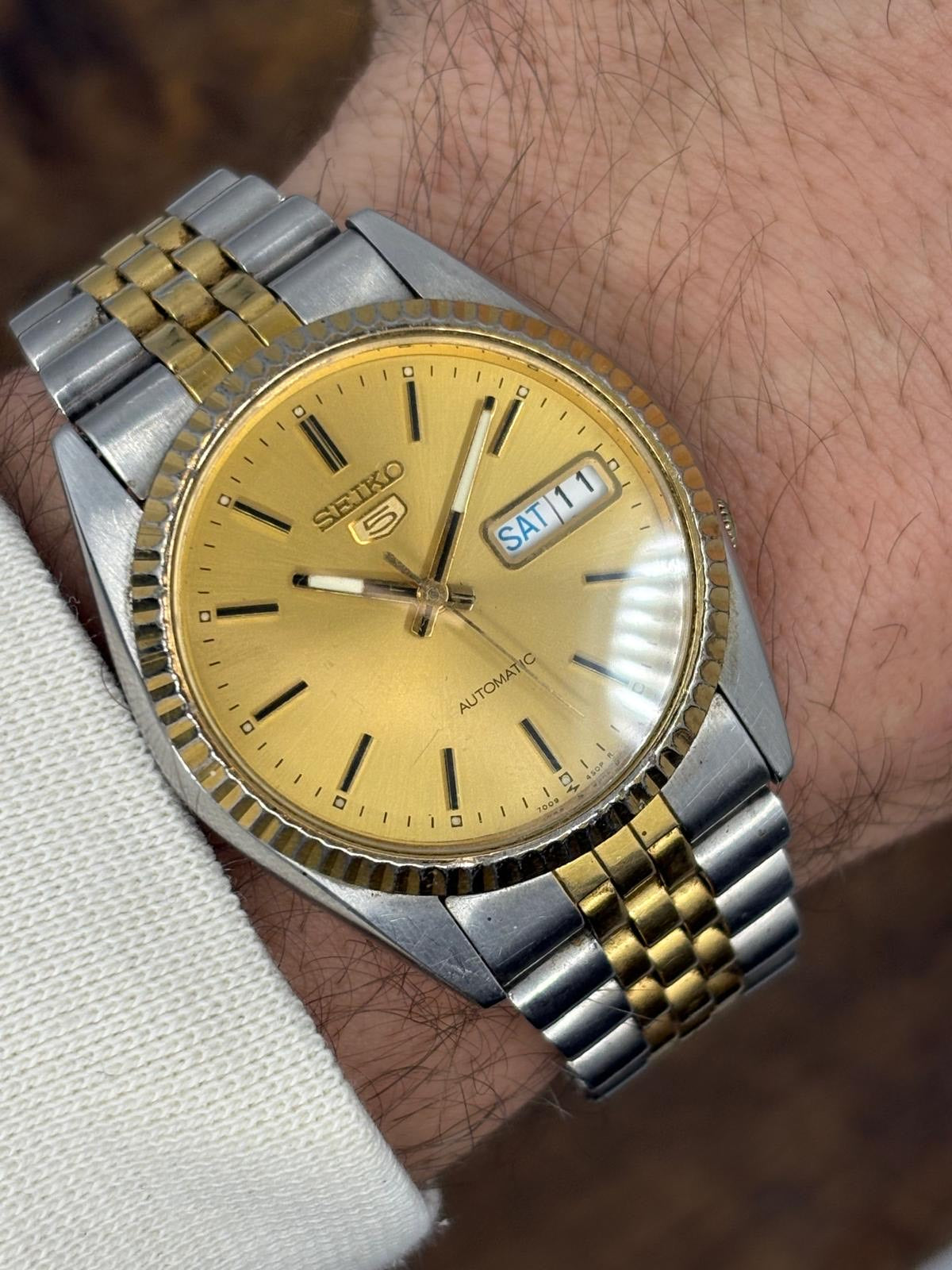 Seiko 5 Automatic – Gold Dial (Two-Tone, Day-Date)