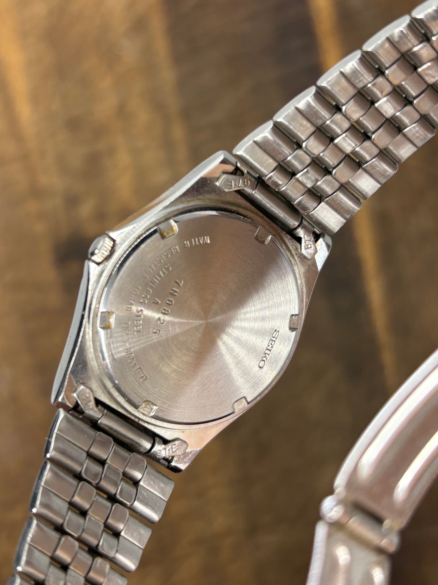 Seiko SQ100 Quartz | Silver Dial | Day-Date | Stainless Steel | 1980s Vintage