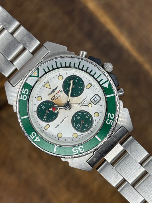 Sector 200 Chronograph – Green Bezel Diver