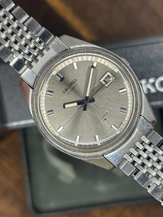 Vintage Seiko Automatic 17 Jewels Silver Dial Watch with box