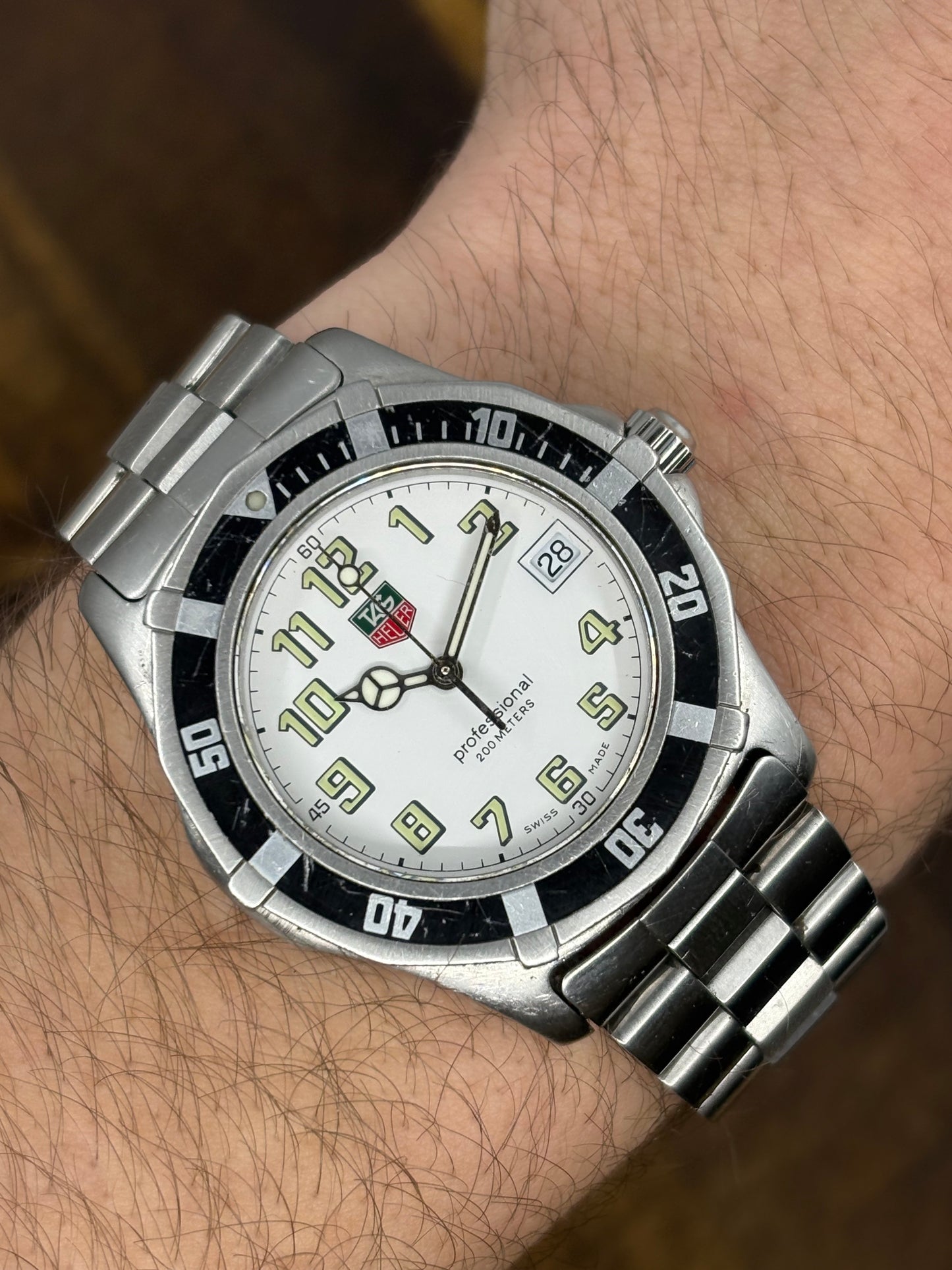 TAG Heuer Professional 200m (White Dial, Arabic Numerals)