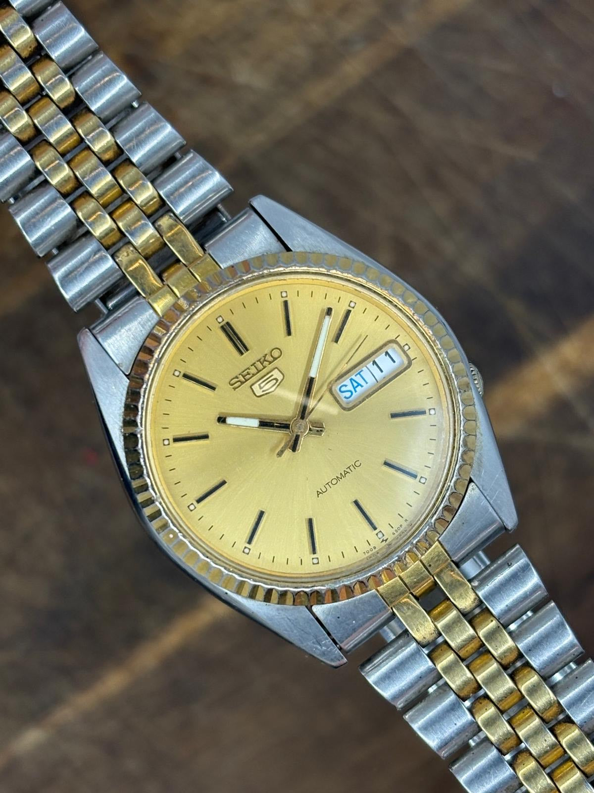 Seiko 5 Automatic – Gold Dial (Two-Tone, Day-Date)