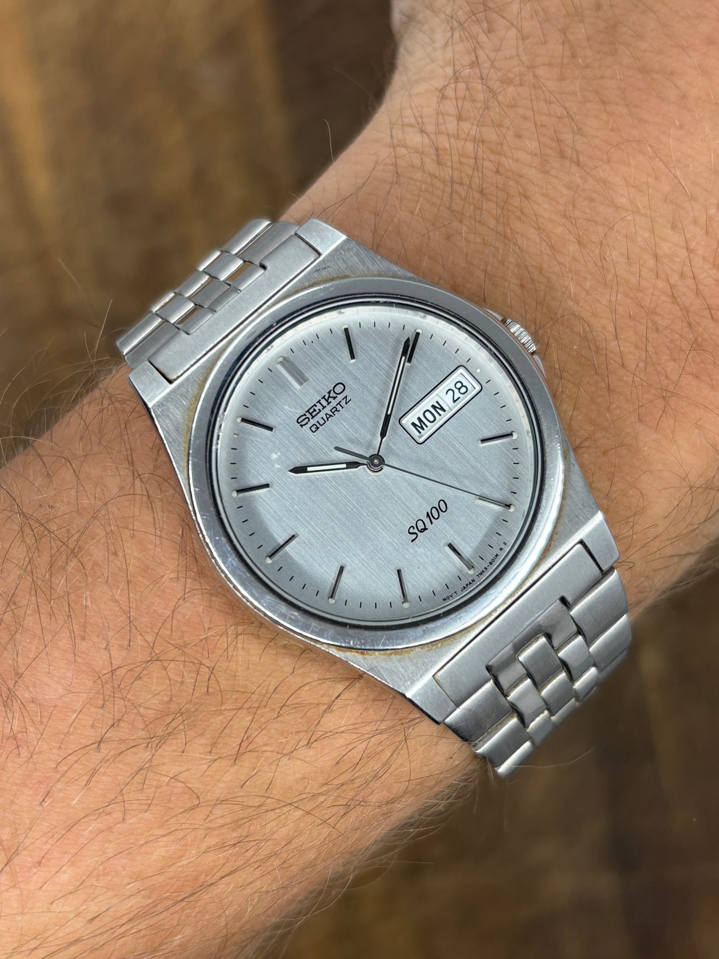 Seiko SQ100 Quartz | Silver Dial | Day-Date | Stainless Steel | 1980s Vintage