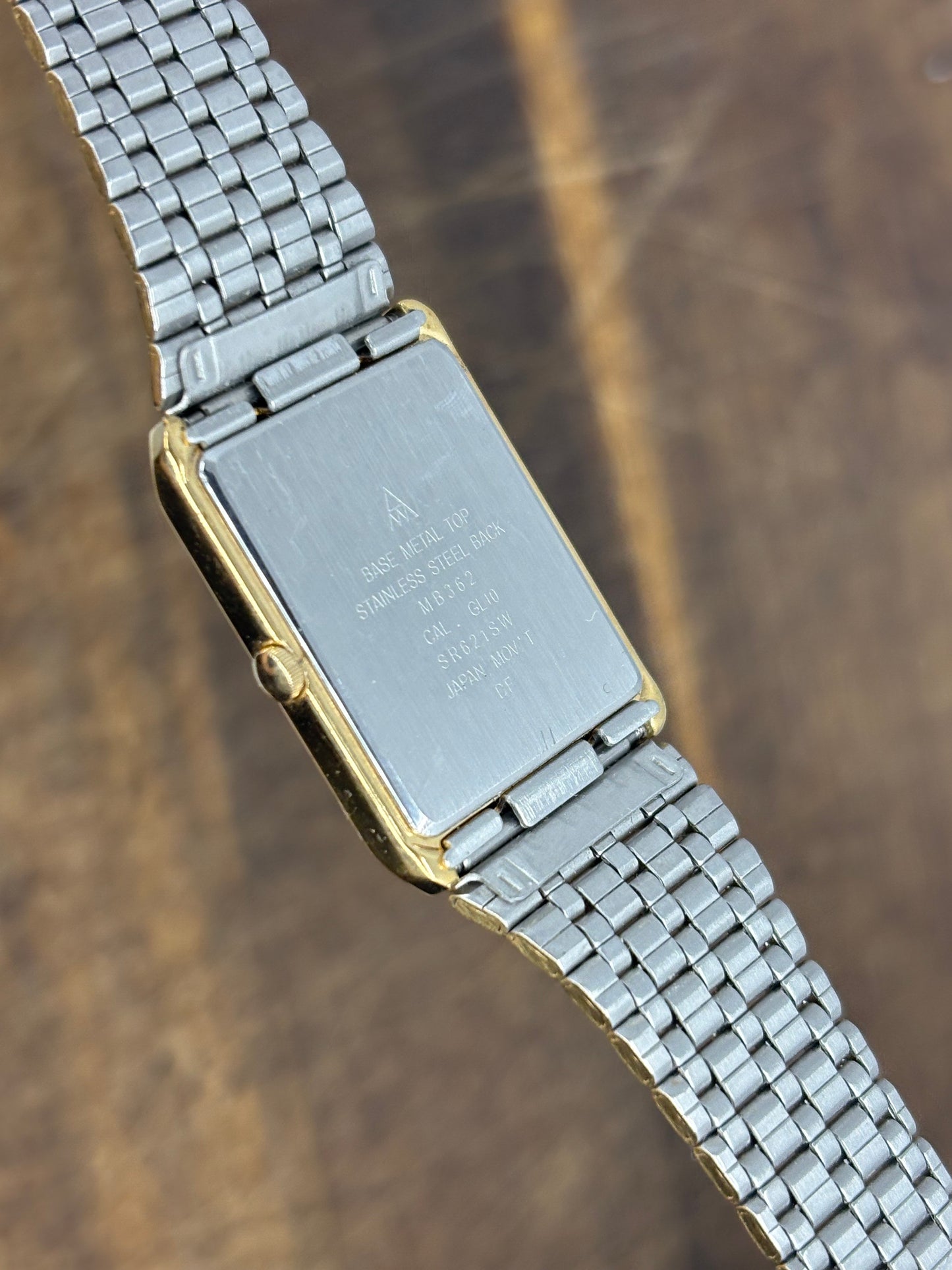 Accurist Quartz – Champagne Dial with Date