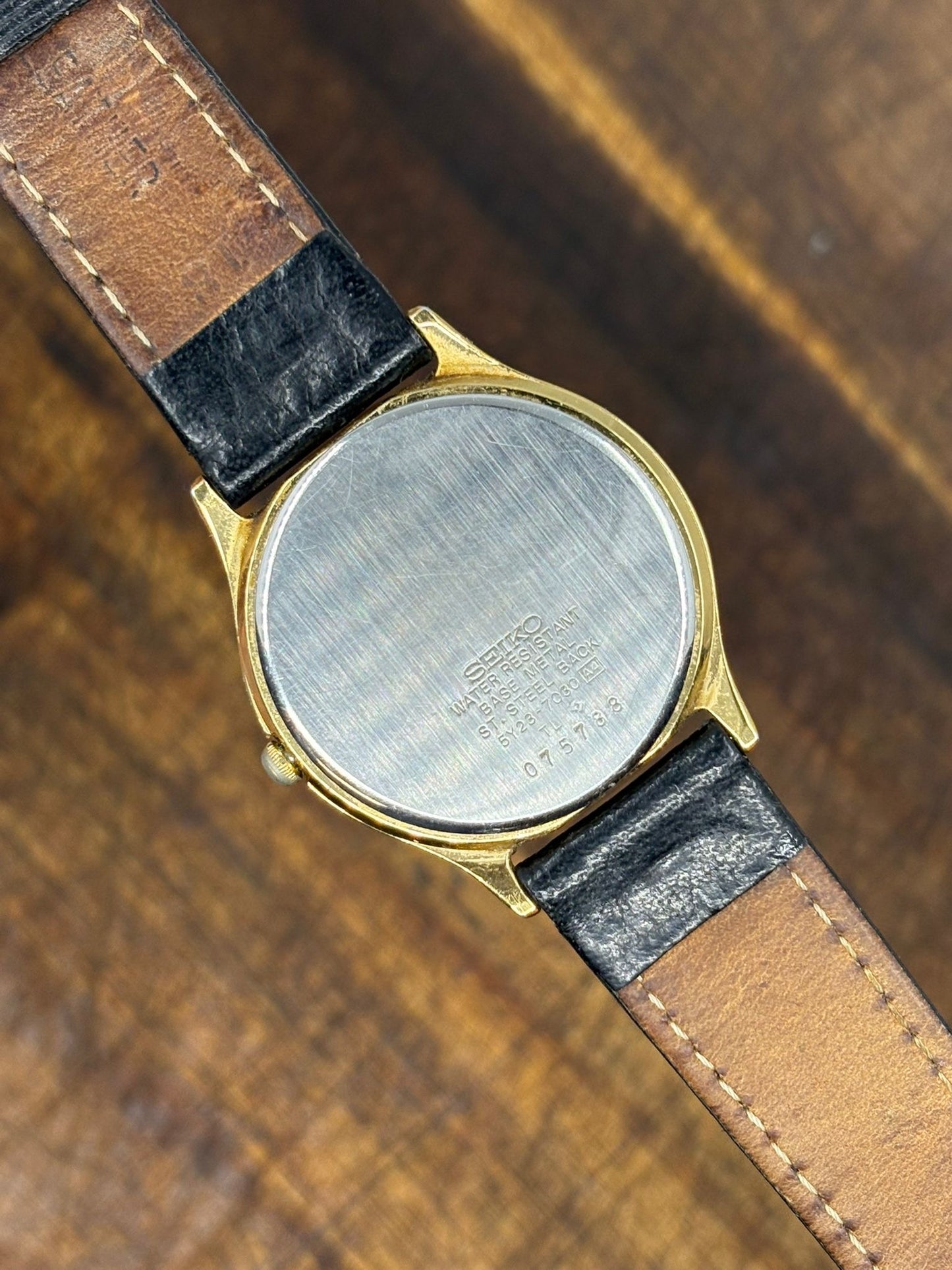 Seiko Quartz Roman Dial Day-Date – Gold Case