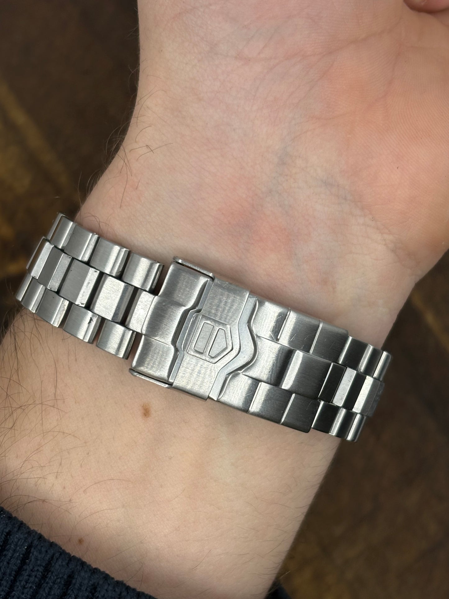 TAG Heuer Professional 200m (White Dial, Arabic Numerals)