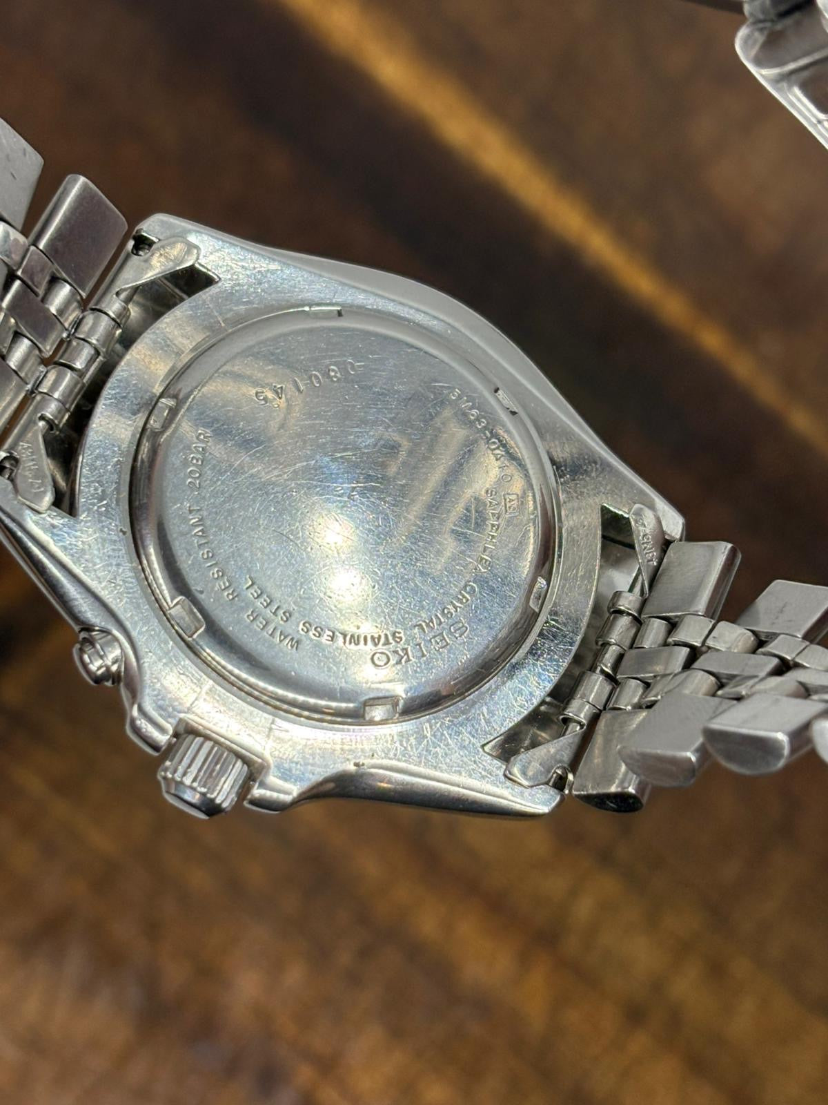 Seiko Kinetic Diver 200m – Pepsi Bezel, Day/Date