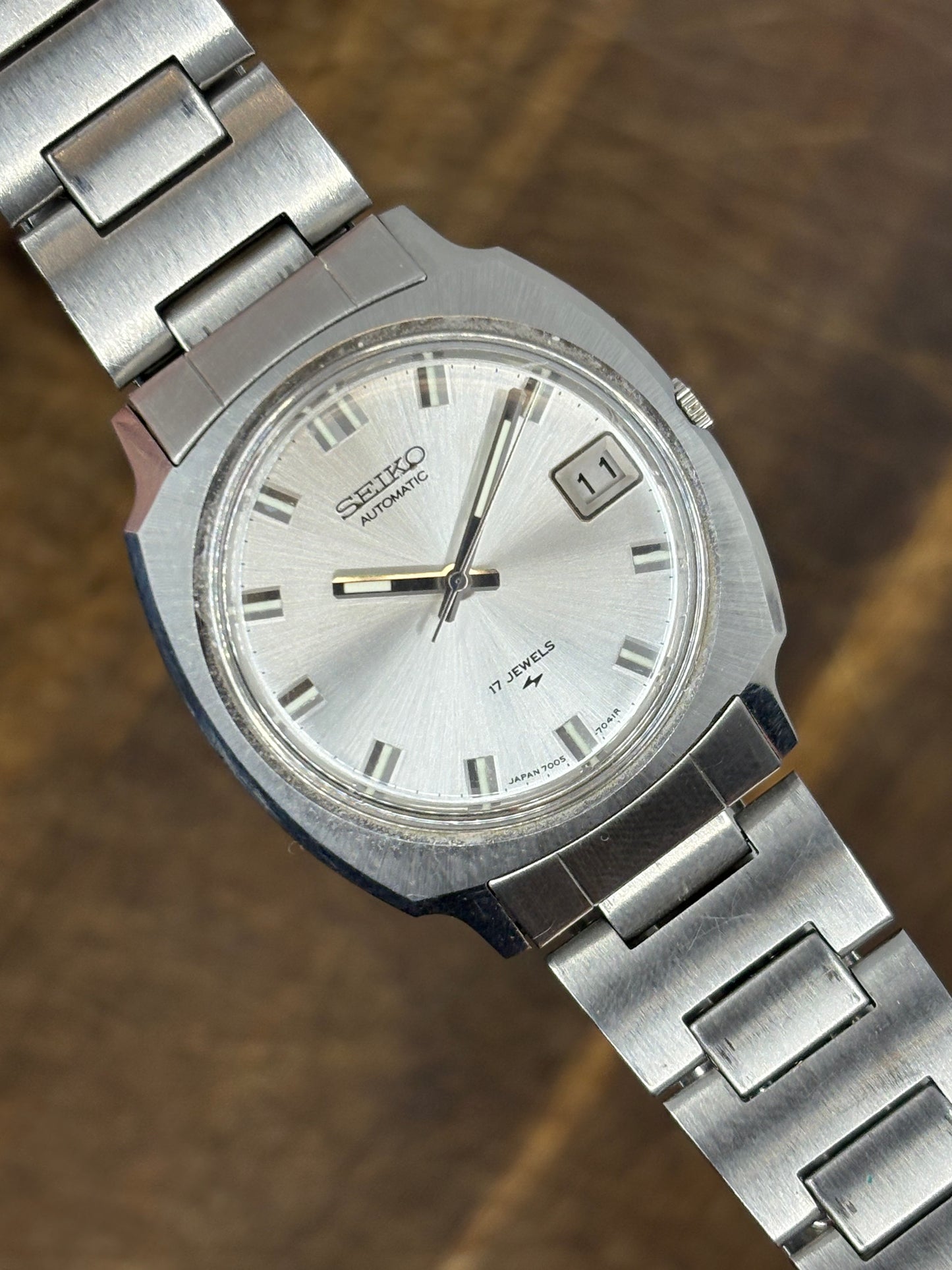 Seiko Automatic 17 Jewels (Cushion Case, Silver Dial)
