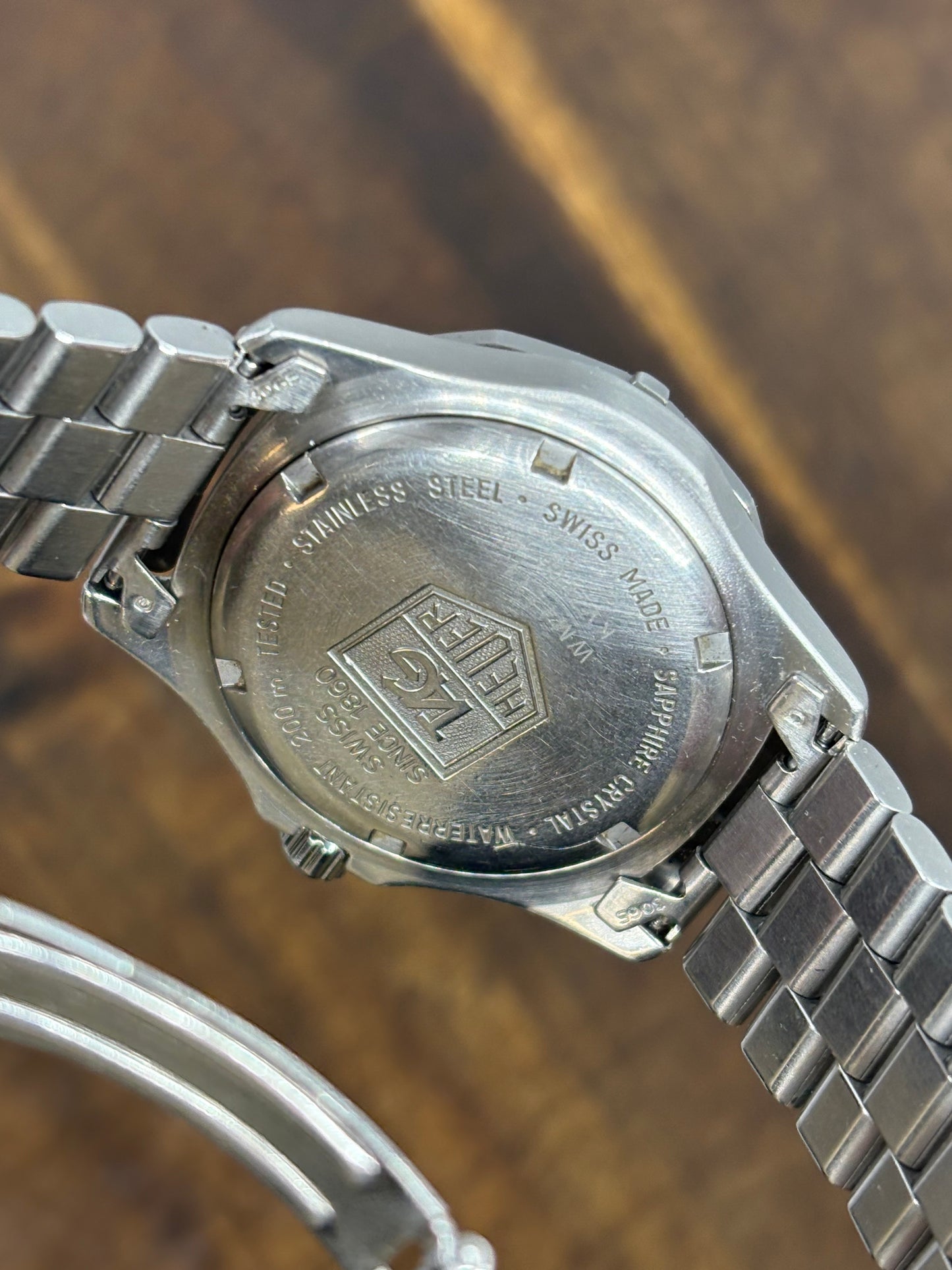 TAG Heuer Professional 200m (White Dial, Arabic Numerals)