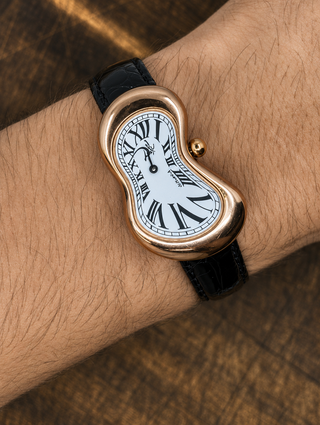 Salvador Dalí Melting Watch | Quartz | Surrealist Curved Case | Black Leather Strap
