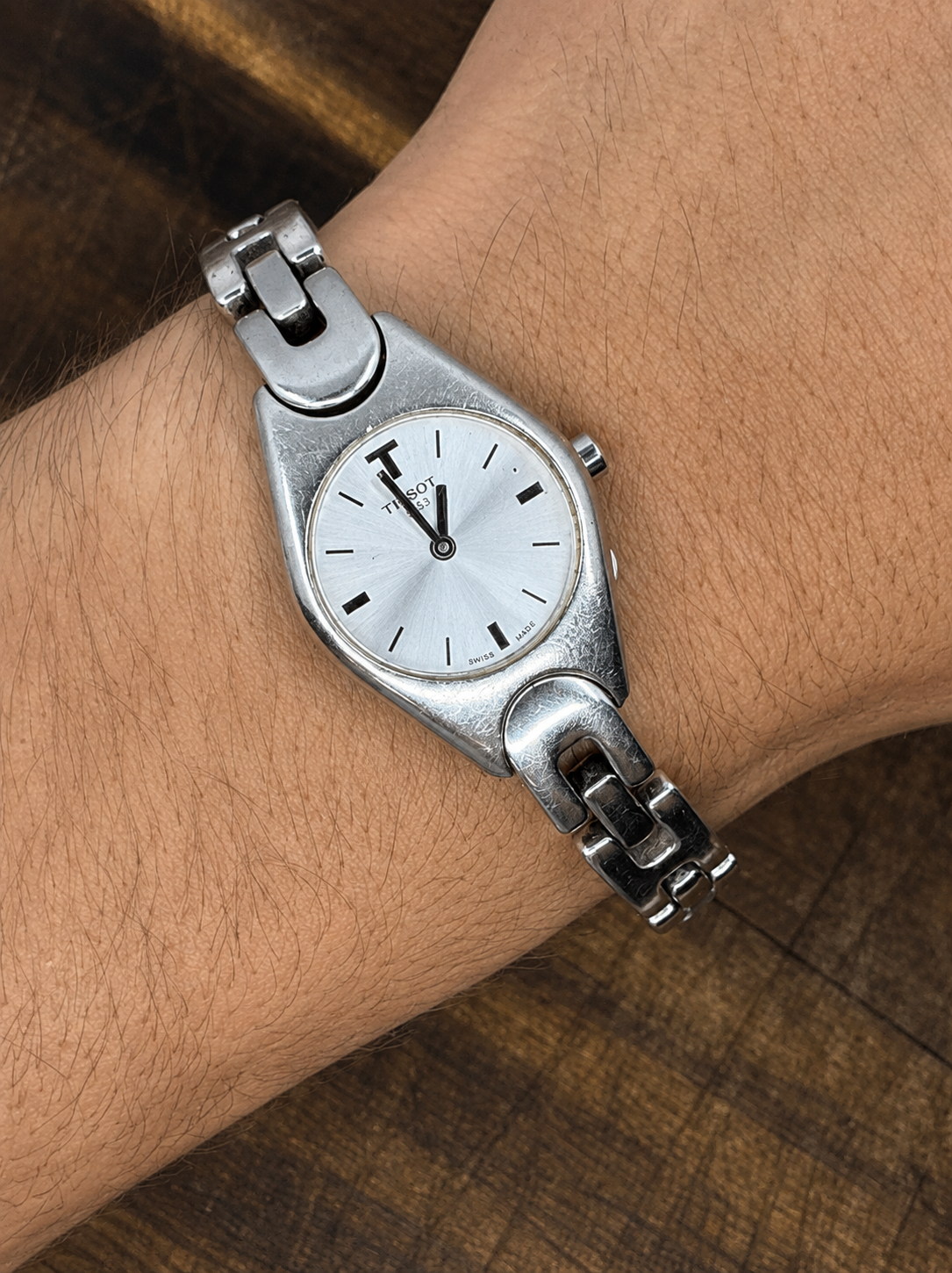 Vintage Tissot Quartz Ladies Watch | Swiss Made | Silver Dial | Integrated Bracelet