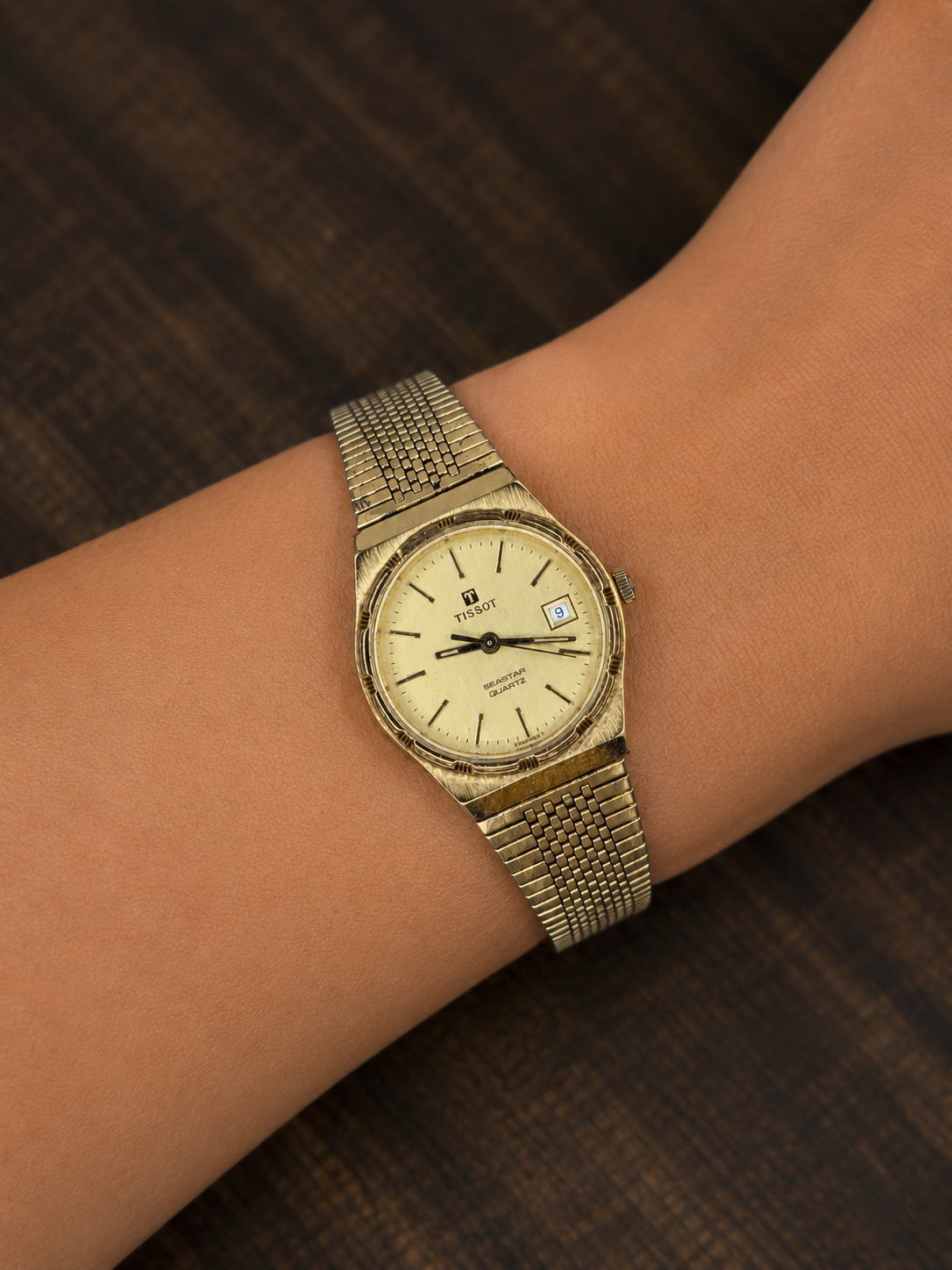 Vintage Tissot Seastar Quartz Ladies Watch | Swiss Made | Gold Tone | Date | Integrated Bracelet