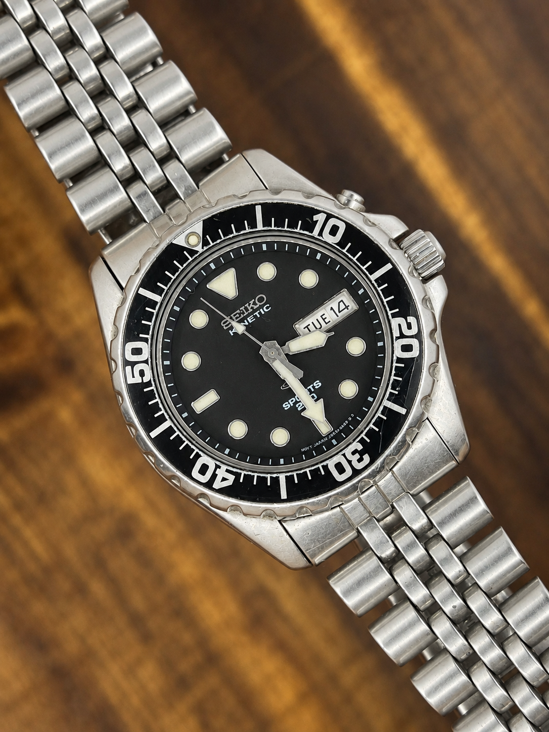Vintage Seiko Kinetic Sports 200 Divers Watch – Black Dial – Day-Date