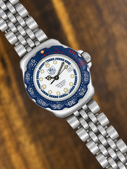 Vintage TAG Heuer Ladies Professional 200M Quartz Watch | White Dial Blue Bezel Steel Bracelet