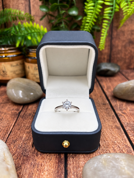 925 Sterling Silver Clear Stone Solitaire Ring – Classic Claw Set Ring
