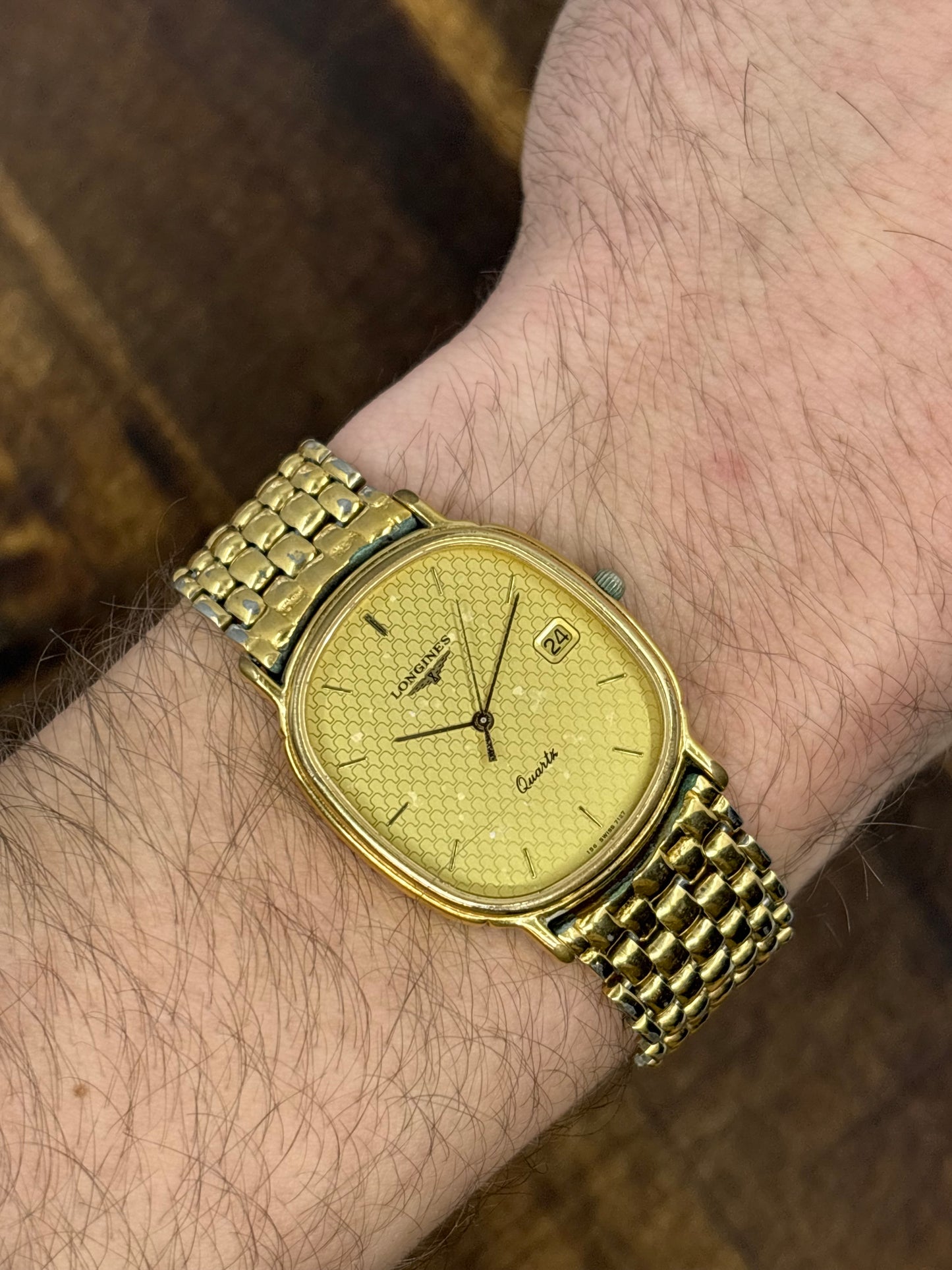 Longines Quartz (Textured Dial, Gold Bracelet)