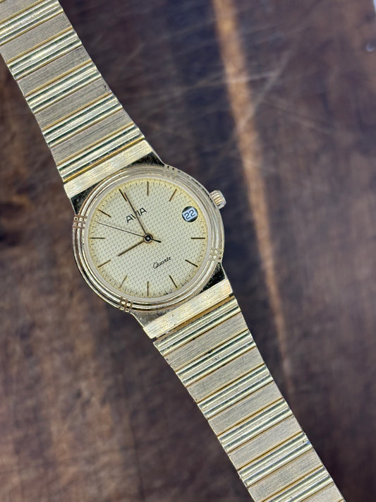 Avia Quartz – Gold-Tone Textured Dial