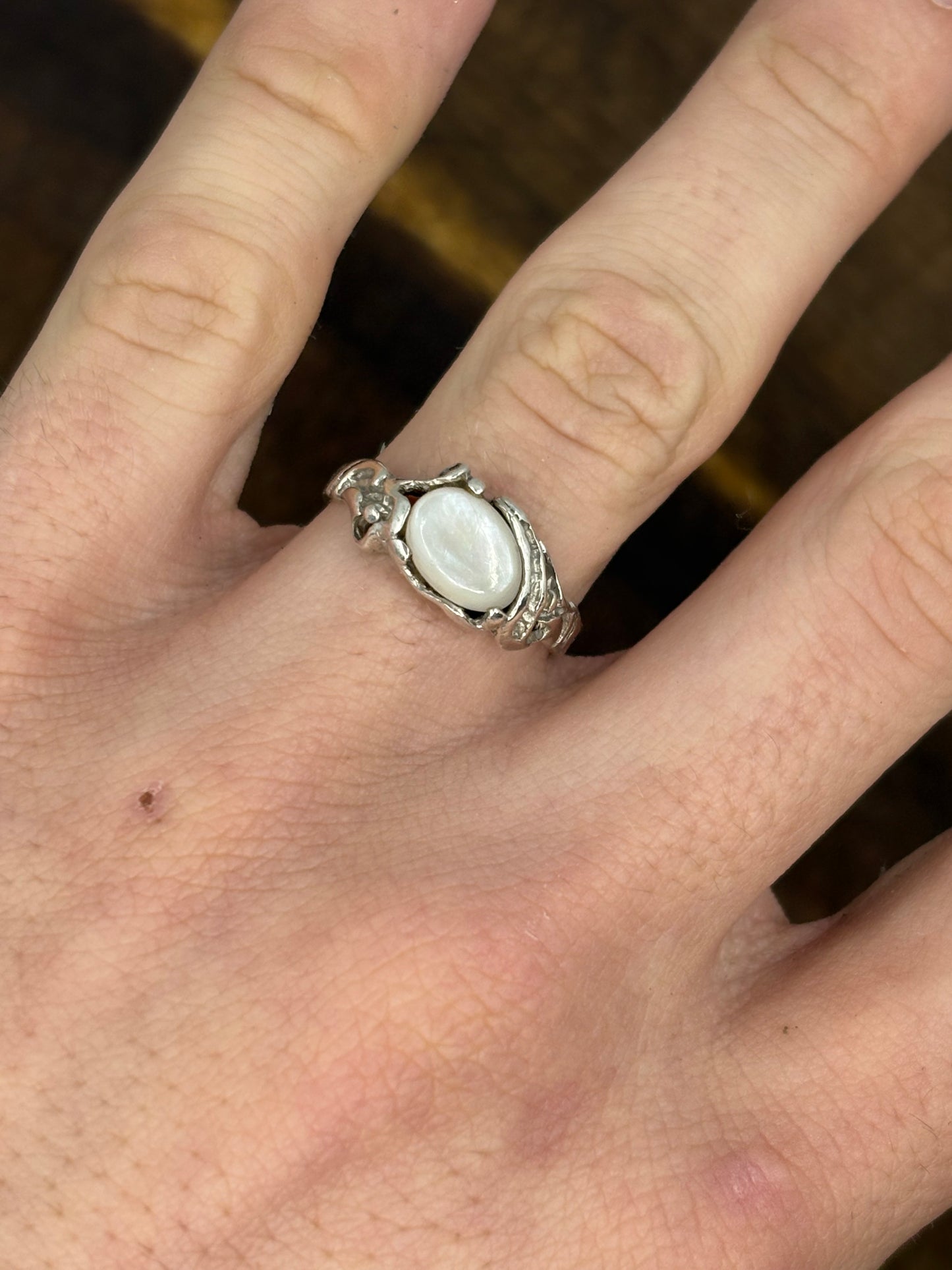 Sterling Silver Mother of Pearl Vintage Ring