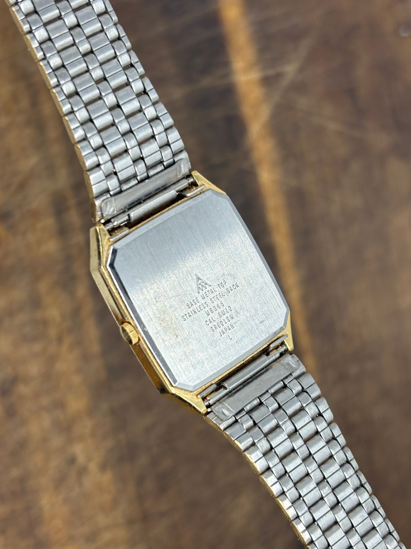 Accurist Quartz – Blue Sunburst Dial