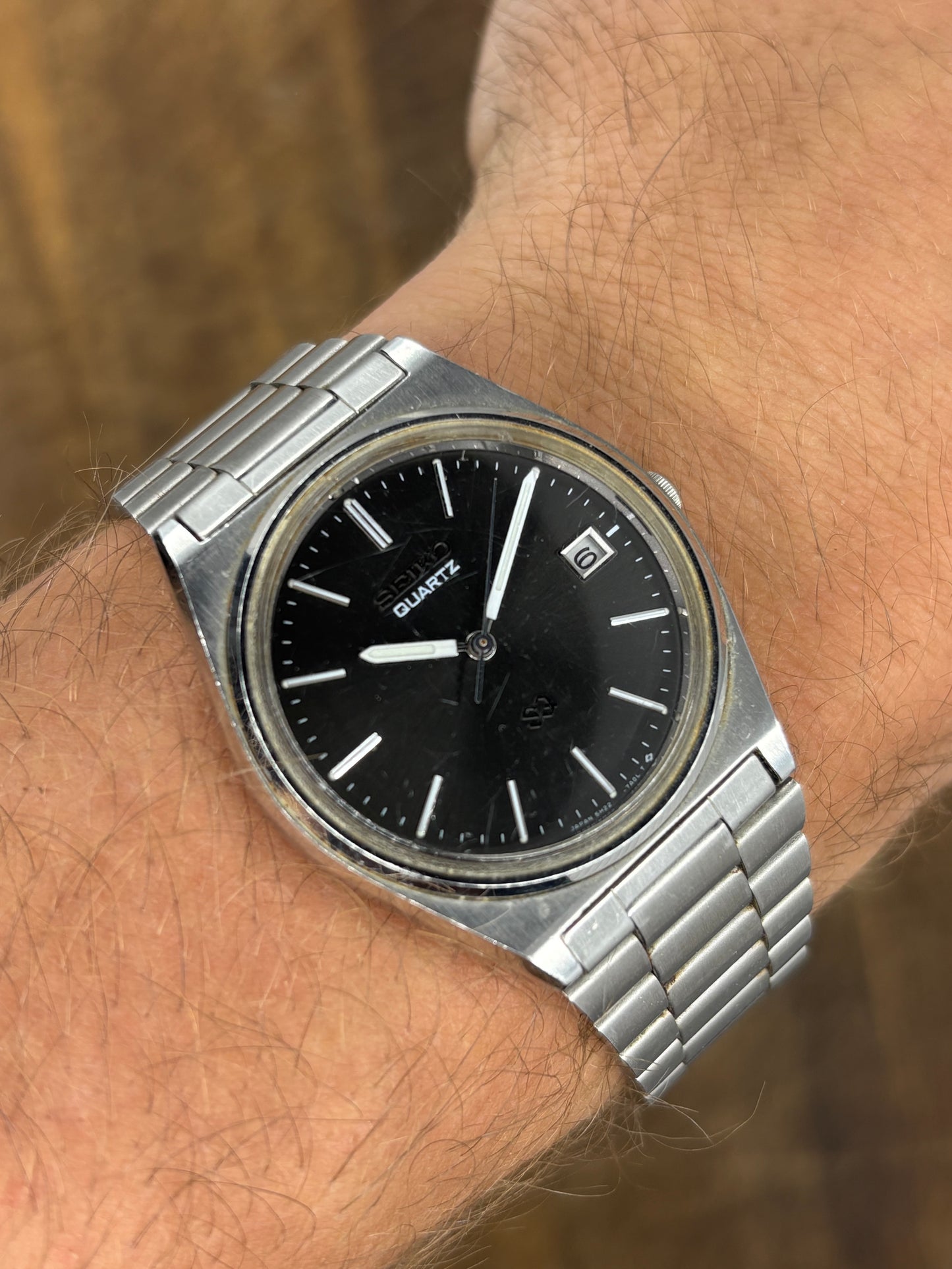 Seiko Quartz | Black Dial | Minimalist Vintage Watch | Rare Applied Logo Variant