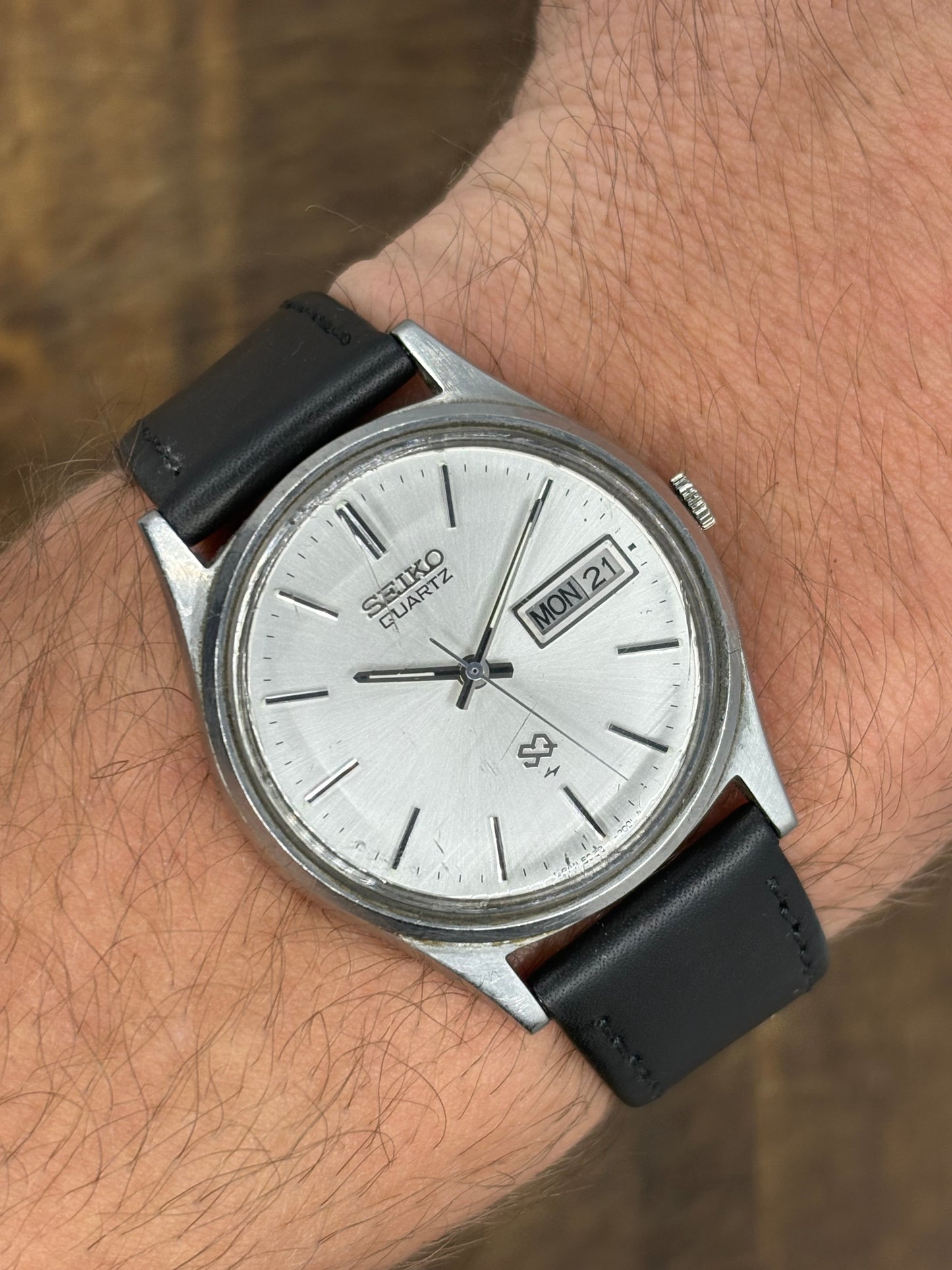 Seiko Quartz Silver Dial – Rare SQ Lightning Logo